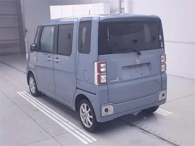 TOYOTA PIXIS MEGA