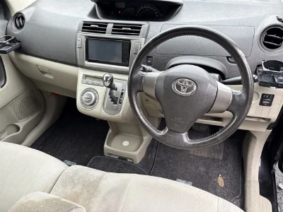 TOYOTA PASSO SETTE