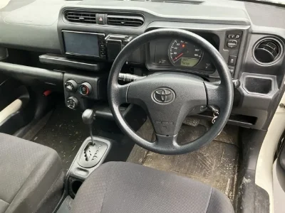 TOYOTA SUCCEED