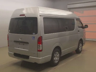 TOYOTA REGIUS VAN