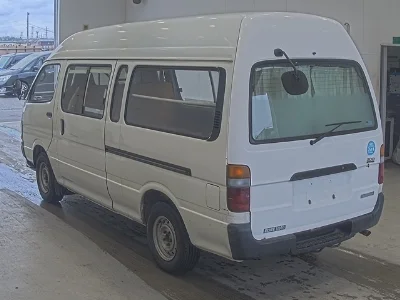 TOYOTA HIACE