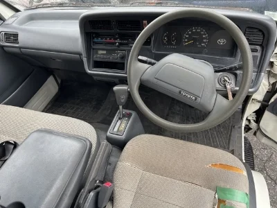 TOYOTA HIACE