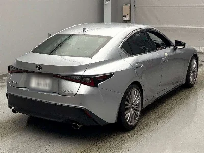 LEXUS IS