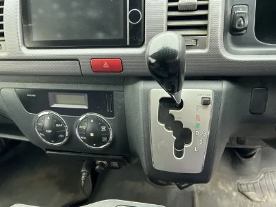 TOYOTA REGIUS ACE VAN