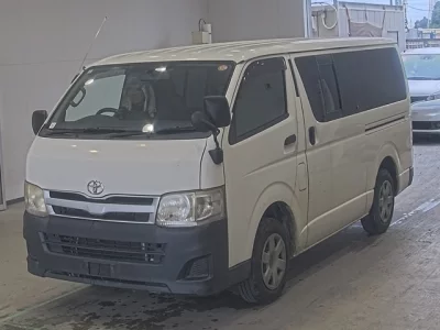 TOYOTA HIACE VAN
