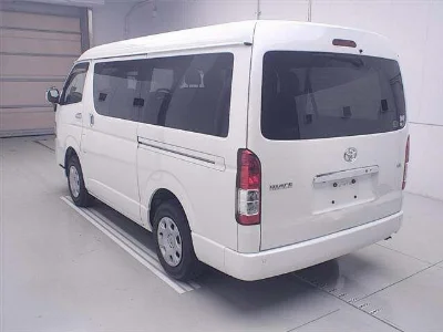TOYOTA HIACE