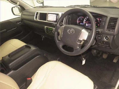 TOYOTA HIACE