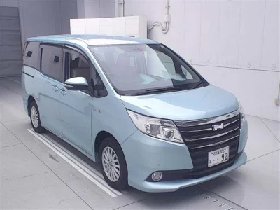 TOYOTA NOAH