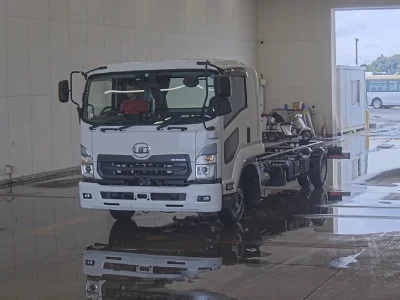 NISSAN UD