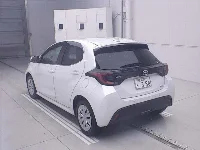 Цена авто Toyota Yaris с аукционов Японии, номер кузова MXPH10, пробег 23 000, оценка 3