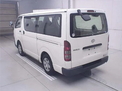 TOYOTA HIACE VAN