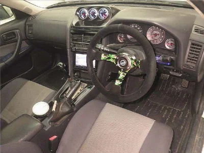 NISSAN SKYLINE