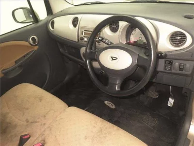 DAIHATSU MOVE LATTE