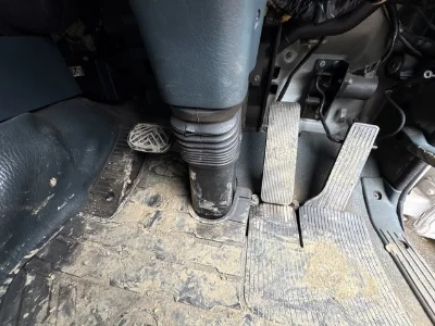NISSAN DIESEL (UD) BIG THUMB