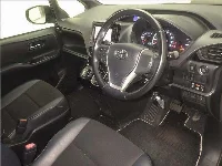 Цена авто Toyota Noah с аукционов Японии, номер кузова ZRR80W, пробег 141 000, оценка 8