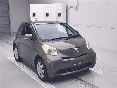 TOYOTA IQ