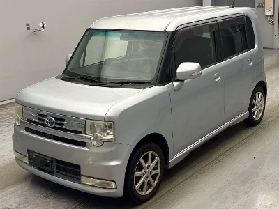 TOYOTA PIXIS SPACE