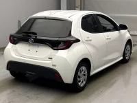 Цена авто Toyota Yaris с аукционов Японии, номер кузова MXPH10, пробег 53 000, оценка 8