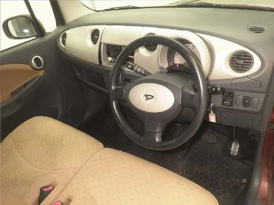 DAIHATSU MOVE LATTE