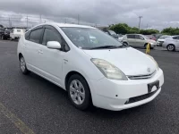 Цена авто Toyota Prius с аукционов Японии, номер кузова NHW20, пробег 90 000, оценка 2