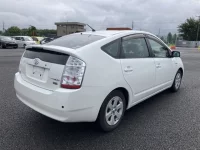 Цена авто Toyota Prius с аукционов Японии, номер кузова NHW20, пробег 90 000, оценка 2