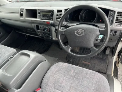 TOYOTA HIACE