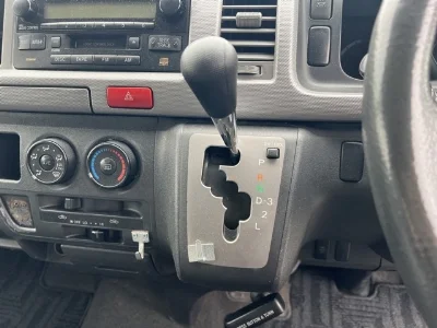 TOYOTA HIACE