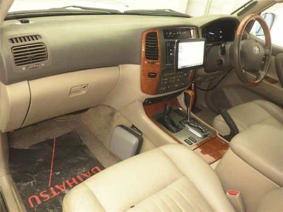 TOYOTA LAND CRUISER