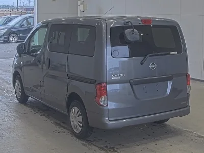 NISSAN NV200