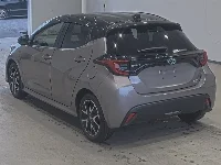 Цена авто Toyota Yaris с аукционов Японии, номер кузова MXPH10, пробег 60 000, оценка 7