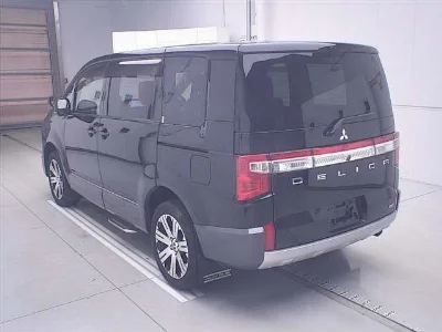 MITSUBISHI DELICA D5