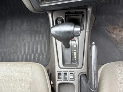 NISSAN EXPERT