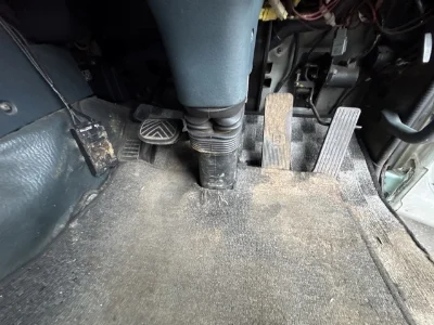 NISSAN DIESEL (UD) BIG THUMB