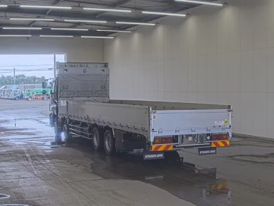 ISUZU GIGA
