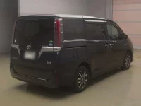 Цена авто Toyota Esquire с аукционов Японии, номер кузова ZWR80G, пробег 142 000, оценка 2