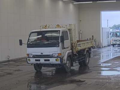NISSAN UD