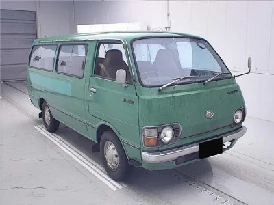 TOYOTA HIACE