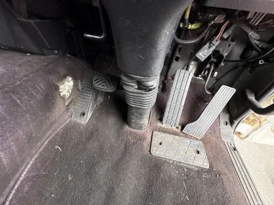 NISSAN DIESEL (UD) BIG THUMB