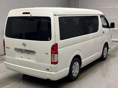 TOYOTA HIACE