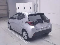 Цена авто Toyota Yaris с аукционов Японии, номер кузова MXPH10, пробег 16 000, оценка 2