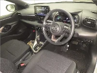 Цена авто Toyota Yaris с аукционов Японии, номер кузова MXPH10, пробег 16 000, оценка 2