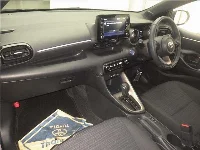 Цена авто Toyota Yaris с аукционов Японии, номер кузова MXPH10, пробег 16 000, оценка 2