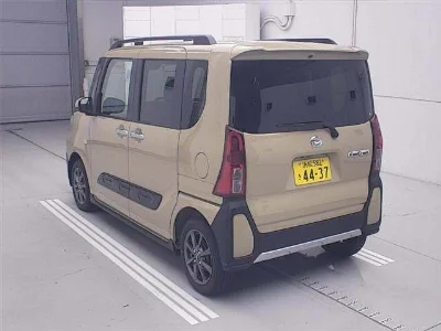DAIHATSU TANTO FUN CROSS