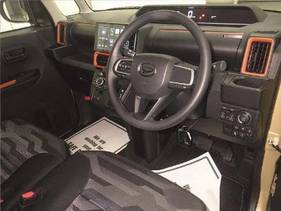 DAIHATSU TANTO FUN CROSS