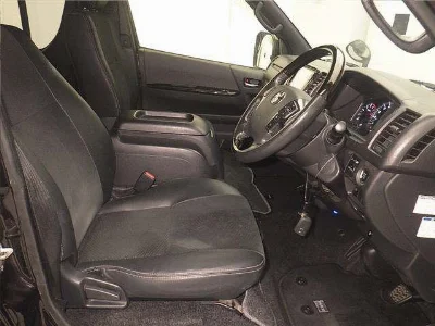 TOYOTA HIACE VAN