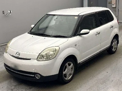 MAZDA VERISA 1