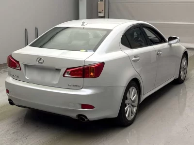 LEXUS IS