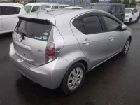 Цена авто Toyota Aqua с аукционов Японии, номер кузова NHP10, пробег 20 000, оценка 13