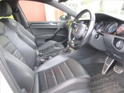 VOLKSWAGEN GOLF R