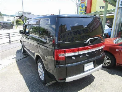 MITSUBISHI DELICA D5